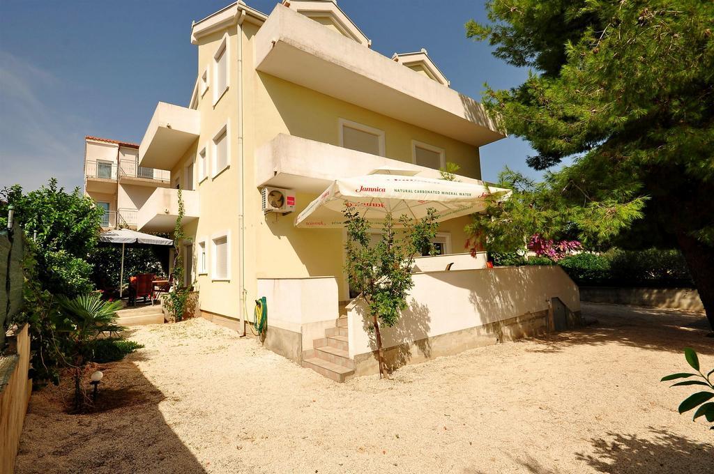 Apartments Blazenka Trogir Exterior foto
